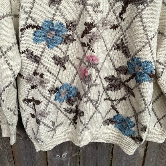 Vintage Jones New York 100% Pure Wool Hand Knit Sweater Floral Medium - Picture 4 of 7